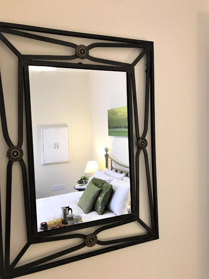 Welcoming spacious 2-bedroom house in St Helens St Helens  Buitenkant foto