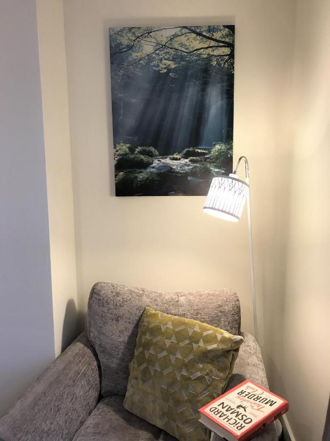 Welcoming spacious 2-bedroom house in St Helens St Helens  Buitenkant foto